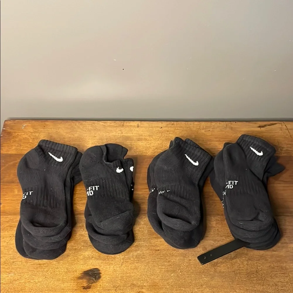 ⚡️Nike Men's Medium (6-8) Ankle Socks 12 Pack NWOT - Picture 1 of 2